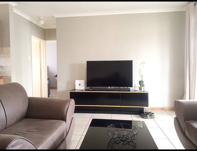2 BEDROOM APARTMENT FOR SALE IN VAN DYK PARK